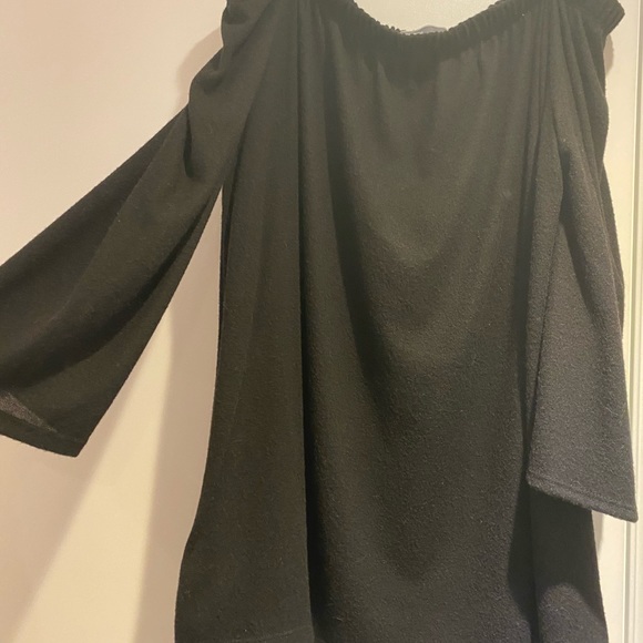 Off the shoulder flowy top - Picture 3 of 4